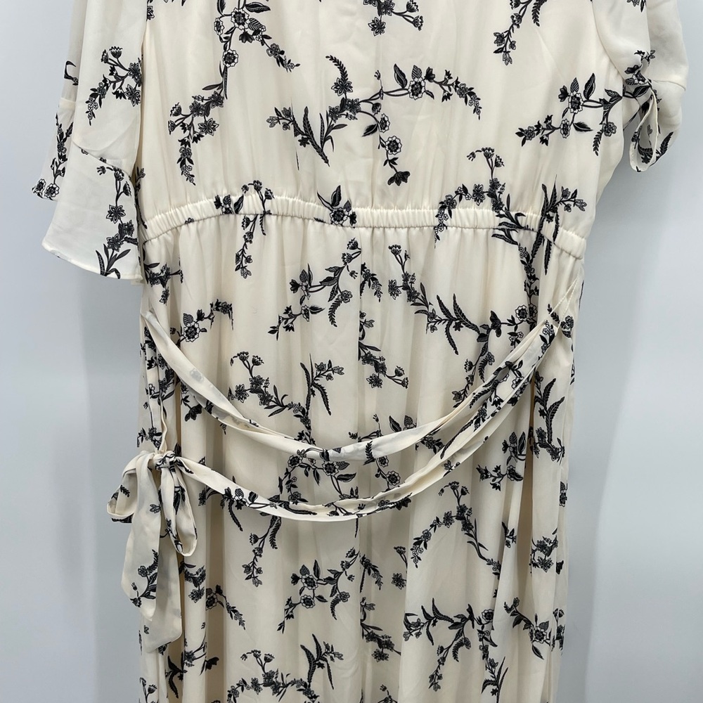 Torrid Cream and Black Floral Maxi Dress - Picture 8 of 13
